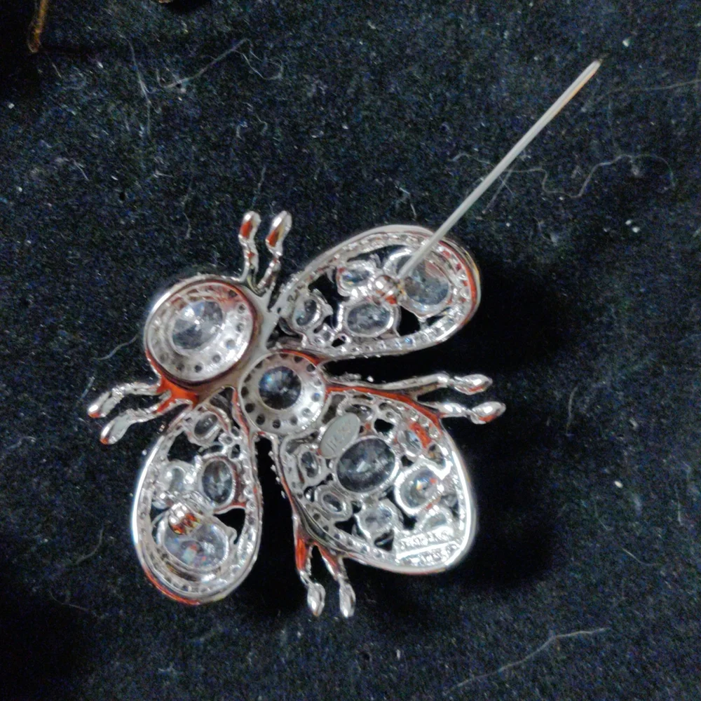 Joan Rivers RARE XL sparkly bee brooch pin - Picture 2 of 2